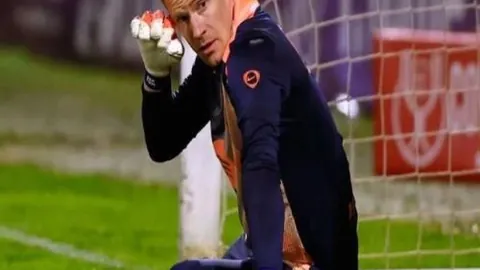 传奇召唤，更衣室齐声助力！卡里克五载之后再披曼联战袍，力挽狂澜再现辉煌！